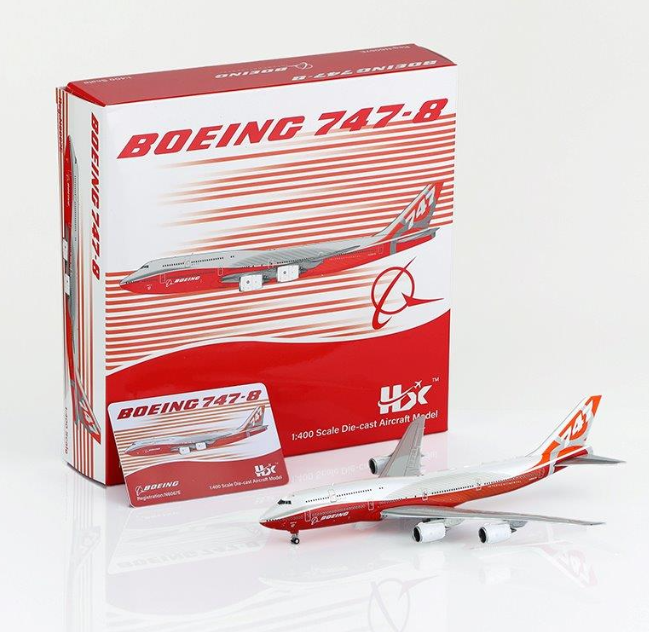 B631002 | HX Models 1:400 | Boeing 747-8 Boeing N6067E 'red house colours'