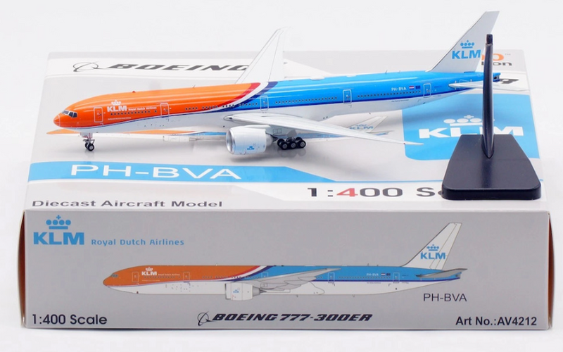 AV4212 | Aviation 400 1:400 | Boeing 777-306ER Royal Dutch Airlines PH-BVA KLM detachable gear