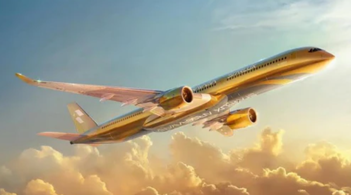 PH04694 | Phoenix 1:400 | Airbus A350-1000 Starlux B-58554 Airsorayama Gold | is due April 2026