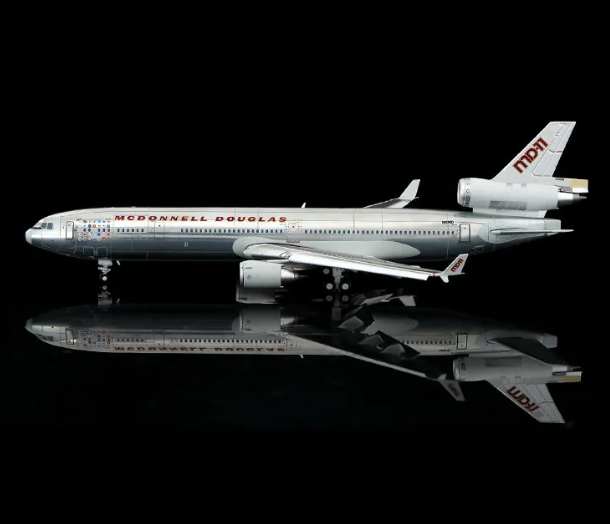 YY1104P | YY Wings 1:400 | McDonnell Douglas MD-11 Experimental / House Colours N111MD