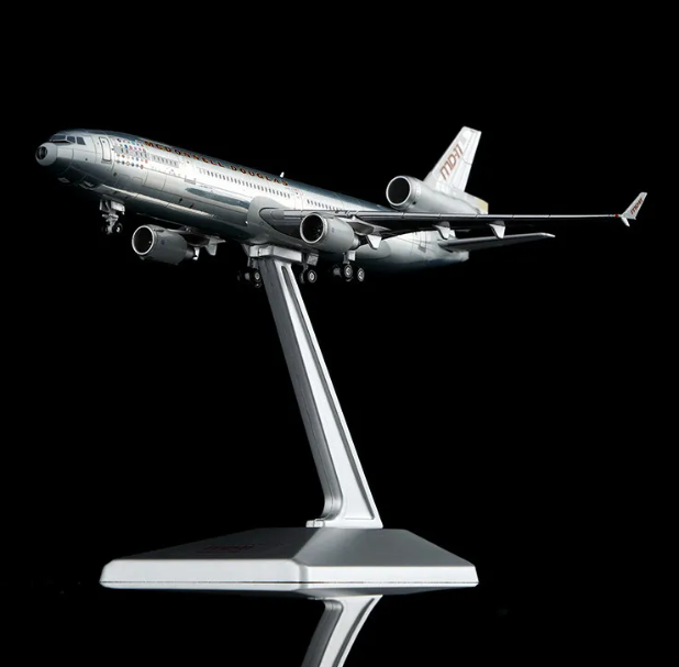 YY1104P | YY Wings 1:400 | McDonnell Douglas MD-11 Experimental / House Colours N111MD