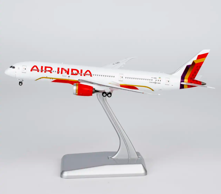NG55155 | NG Models 1:400 | Boeing 787-9 Dreamliner Air India VT-AWA (Air India's first 787-9 in new standard livery; with luxurious package) (with stand)