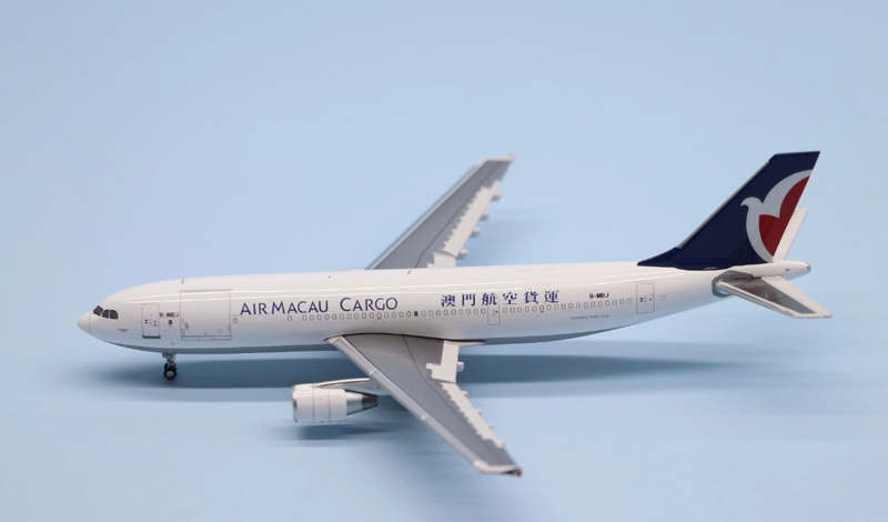 31006 | Yu ModeL 1:400 | Airbus A300‑600F Air Macau Cargo B-MBJ | is due May 2026