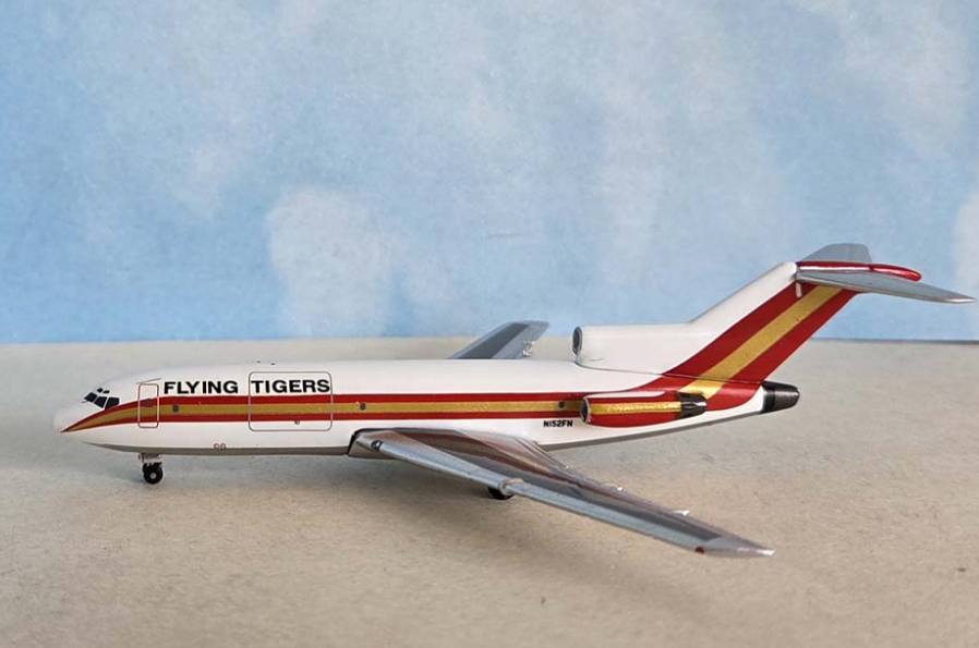AC411476 | Aero Classics Models 1:400 | Boeing 727-100 Flying Tigers N152FN