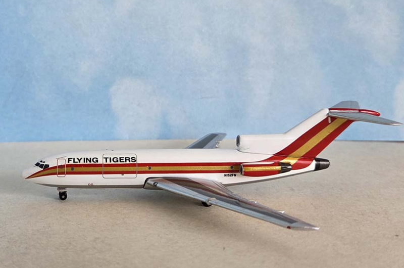 AC411476 | Aero Classics Models 1:400 | Boeing 727-100 Flying Tigers N152FN