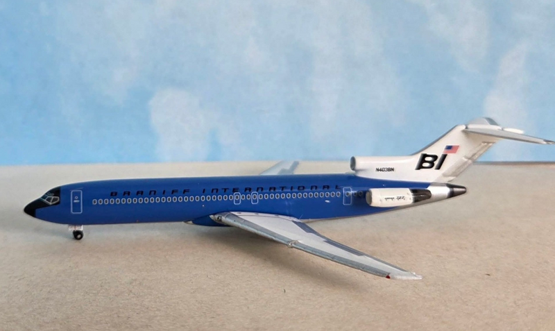 BBX41698 | Aero Classics 1:400 | Boeing 727-200  International N403BN