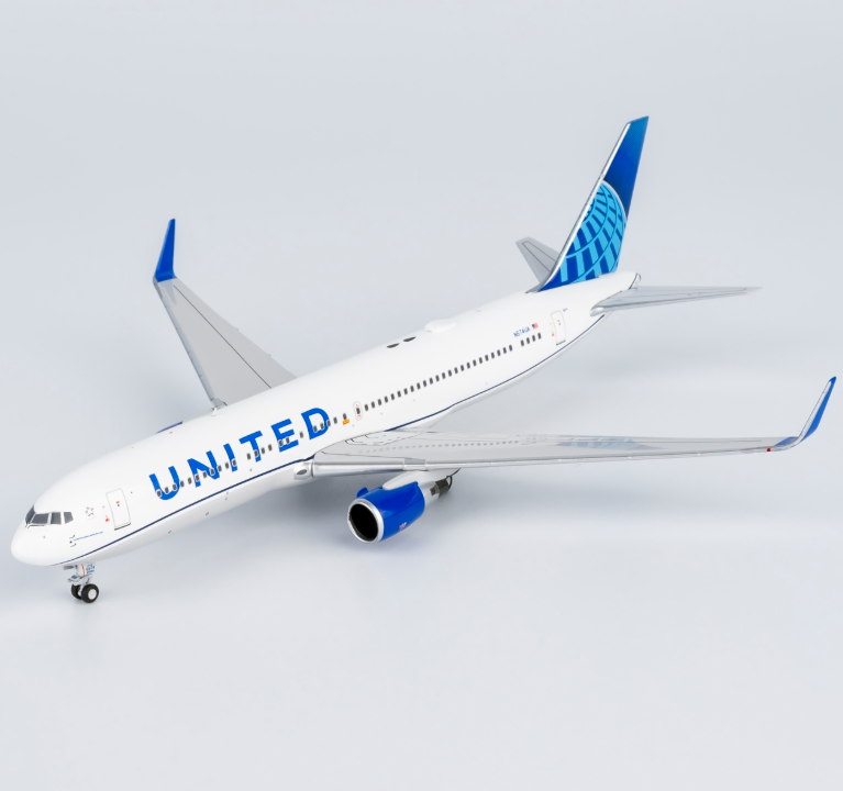 NG17006 | NG Models 1:400 | Boeing 767‑300 w/ Winglets United Airlines N674UA
