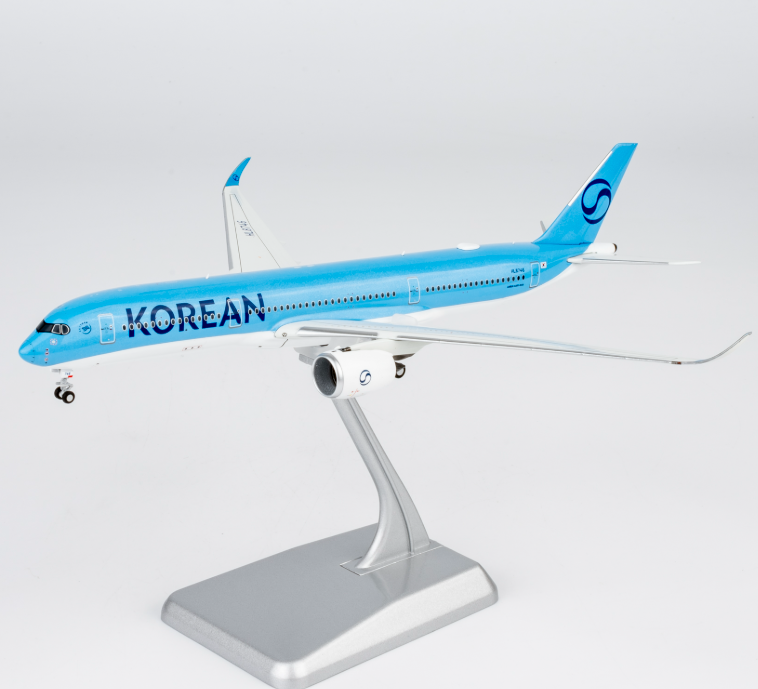 NG39127 | NG Models 1:400 | Airbus A350‑900 Korean Air  HL8746 Luxurious Packaging) (with stand)