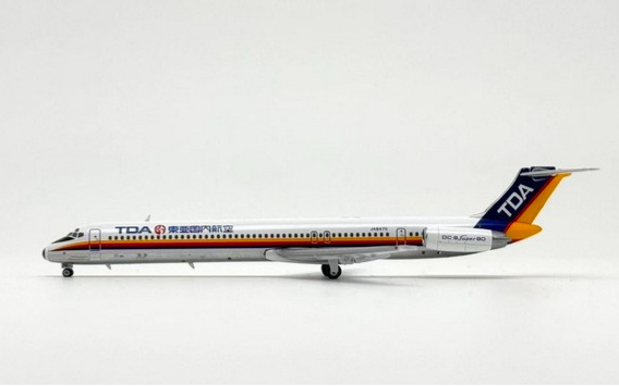 PH04678 | Phoenix 1:400 | McDonnell Douglas MD-81 TDA JA8470