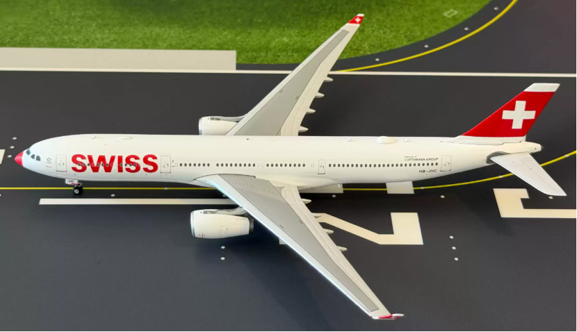 PH12083 | Phoenix 1:400 | Airbus A330-300 SWISS HB-JHC 'Red Nose'