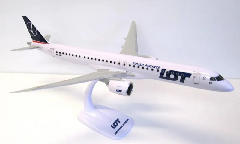 PP-224868 | PPC Models 1:100 | Embraer E195-E2 LOT Polish Airlines (plastic push fit)