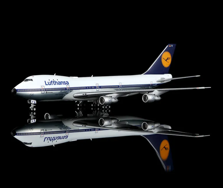 YY74102 | YY Wings 1:400 |  Boeing 747‑100 Lufthansa D-ABYA Nordrhein-Westfalen | is due August 2026