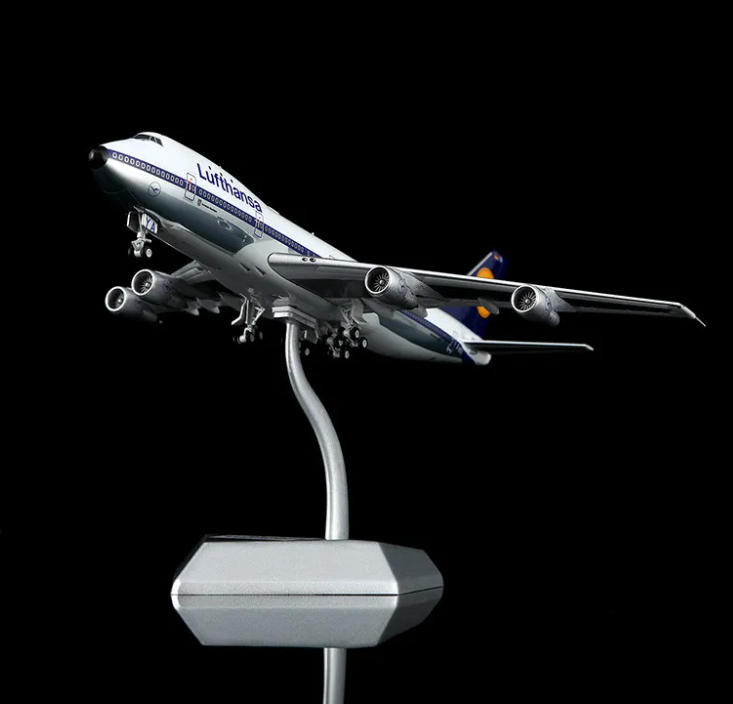 YY74102 | YY Wings 1:400 |  Boeing 747‑100 Lufthansa D-ABYA Nordrhein-Westfalen | is due August 2026