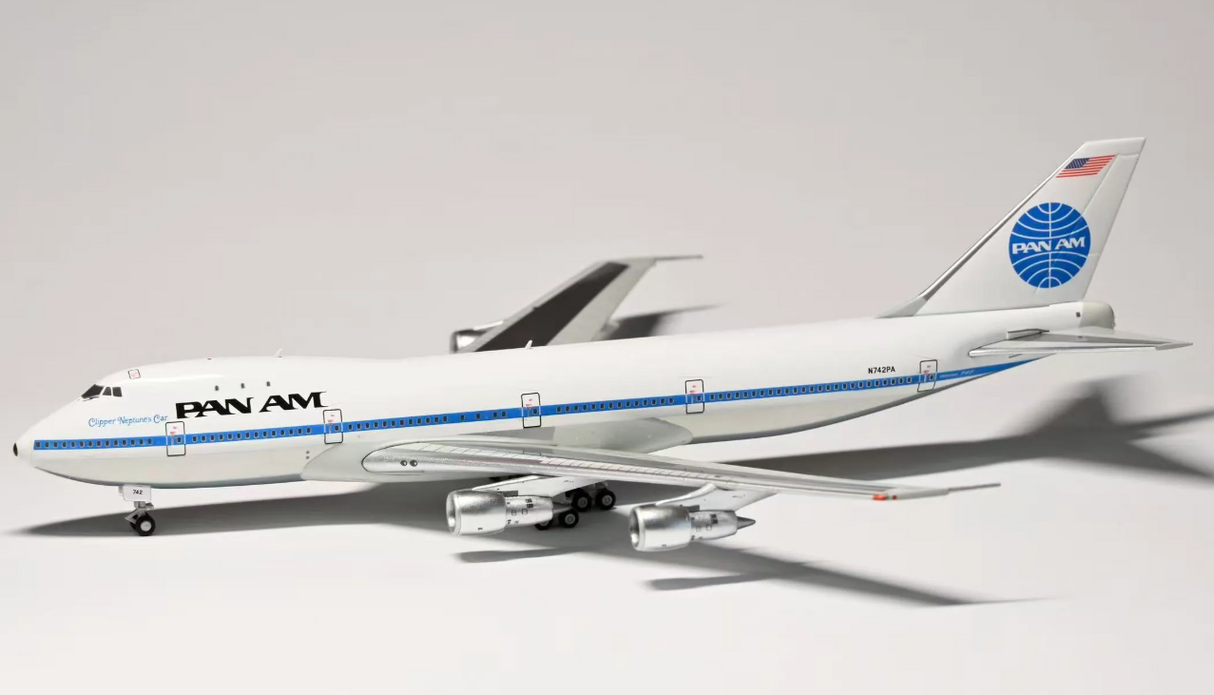 B551411P | HX Models 1:400 | Boeing 747‑100 Pan American World Airways (Pan Am) N742PA Clipper Neptune's Car