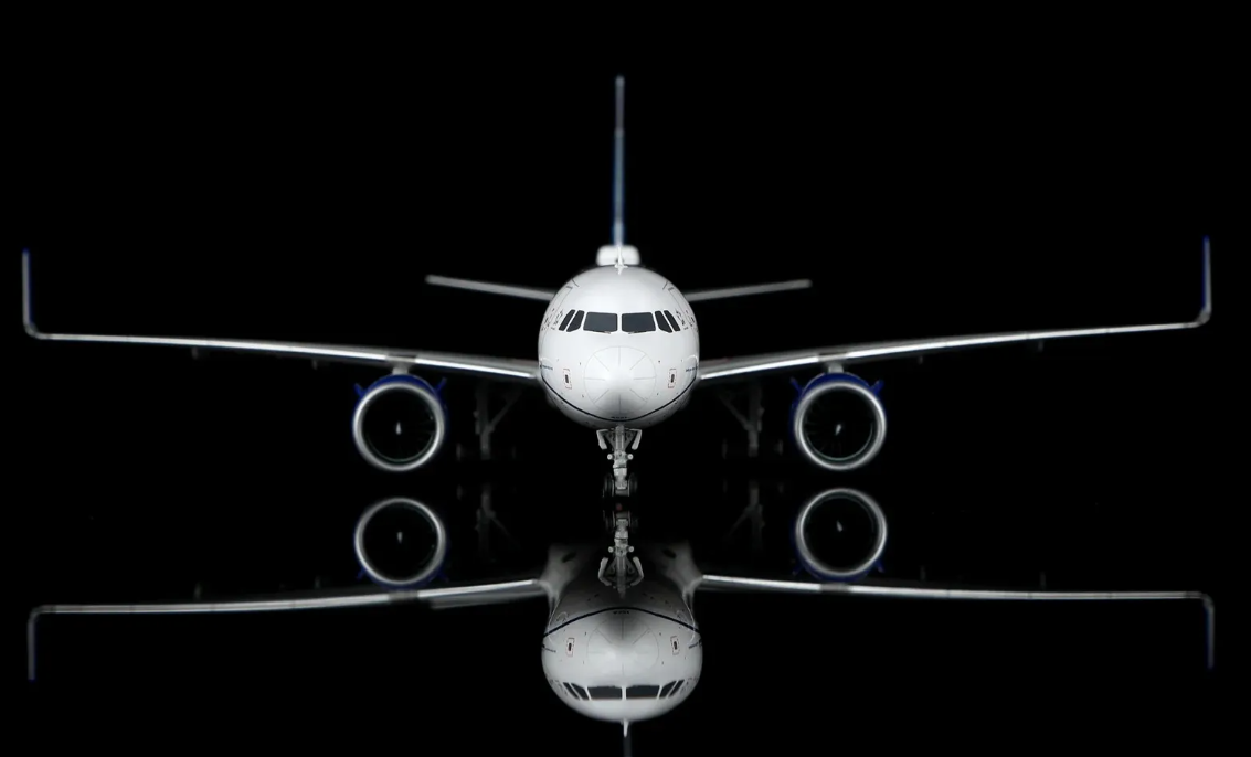 L2346 | SQ Wings 1:200 | Airbus A321 United Airlines N44550 | is due July 2026