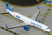 GeminiJets 1:400 scale die-cast metal Airbus A321neo model plane in United Airlines livery.