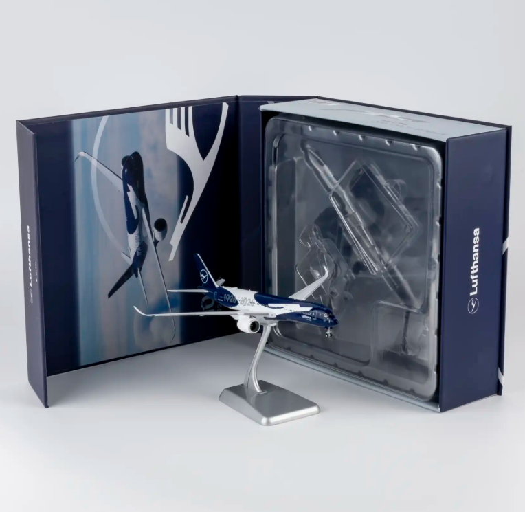 NG39130 | NG Models 1:400 | Airbus A350-900 Lufthansa D-AIXL (100 Years Anniversary) ULTIMATE