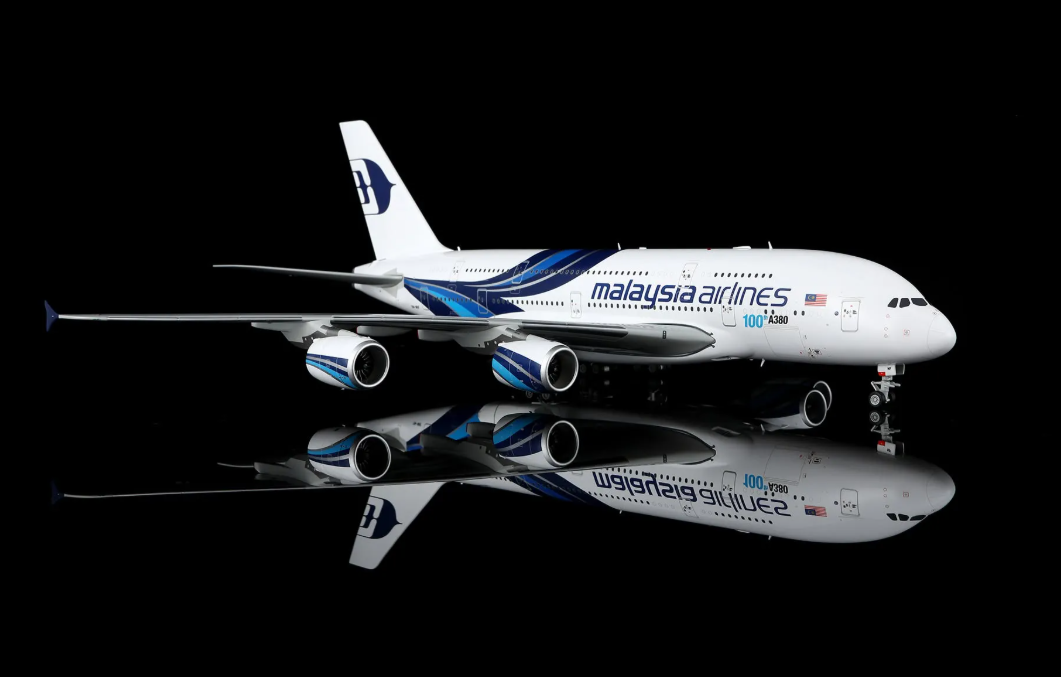 L2152 | SQ Wings 1:200 | Airbus A380 Malaysia Airlines 9M-MNF | is due July 2026