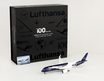 Die-cast metal SQ Wings 1:200 scale Lufthansa Airbus A350-900 model aircraft.