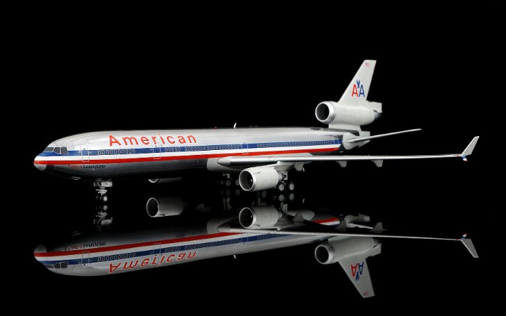 L2226 | SQ Wings 1:200 | McDonnell Douglas MD-11 American Airlines N1754 | is due June 2026