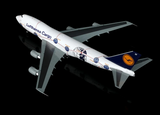 L2186 | SQ Wings 1:200 | Boeing 747-200 Lufthansa Cargo D-ABZF "Service Revolution"