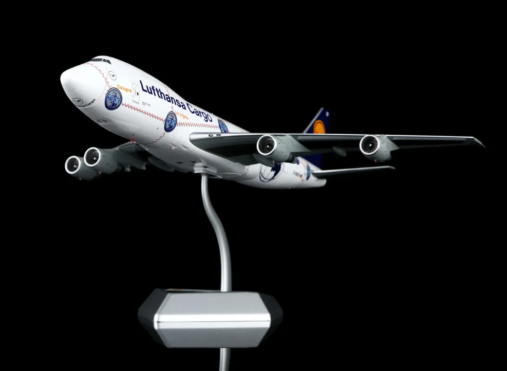 L2186 | SQ Wings 1:200 | Boeing 747-200 Lufthansa Cargo D-ABZF "Service Revolution"