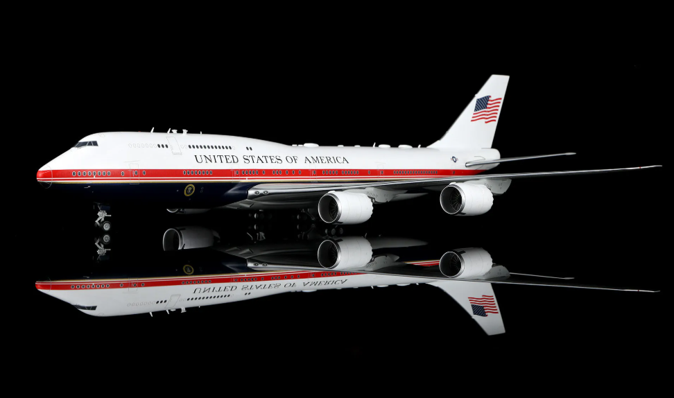 L2418 | SQ Wings 1:200 | Boeing VC‑25B United States Air Force (Reg TBC) | is due October 2026