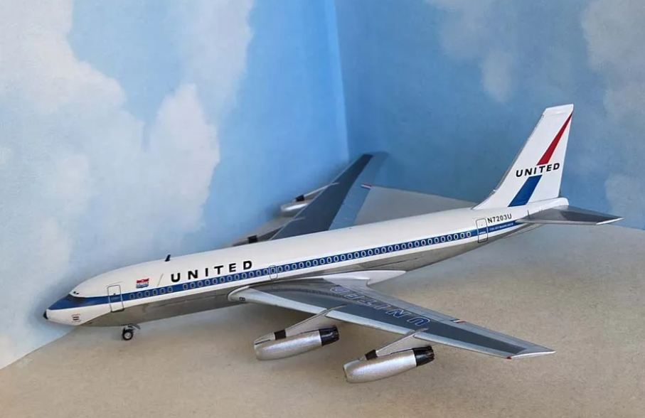 AC211542 | Aero Classics 1:200 | Boeing 720 United Airlines N7203U Mainliner (Uppercase, without gold stripe) | is due September 2026