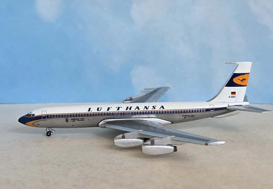 AC411523 | Aero Classics 1:400 | Boeing 707‑420 Lufthansa D-ABOC 'Berlin' | is due September 2026