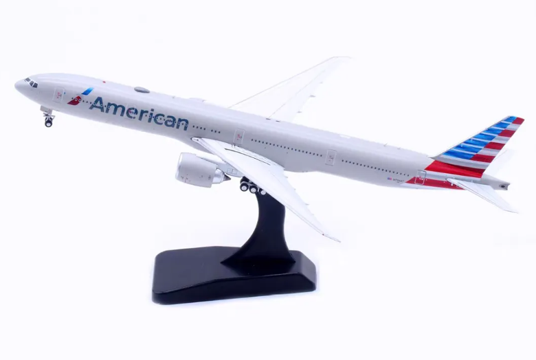 AV4215 | Aviation 400 | Boeing 777-323ER American Airlines N736AT detachable gear