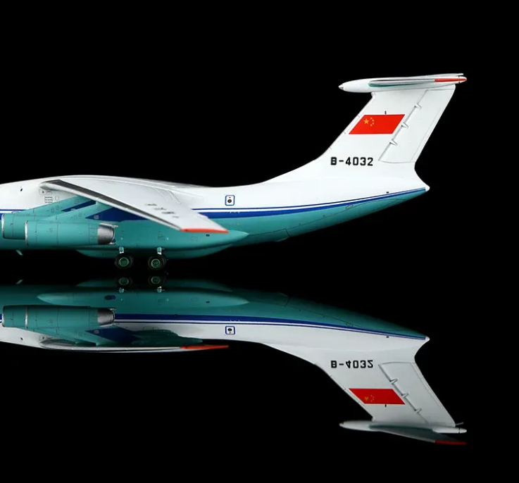 YY760102 | YY Wings 1:400 | Ilyushin Il‑76 China United Airlines B-4032 | is due October 2026