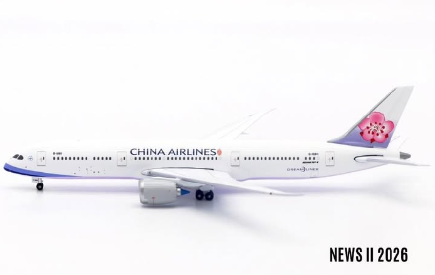 White and blue Boeing 787-9 Dreamliner die-cast model aircraft from Aether Models.