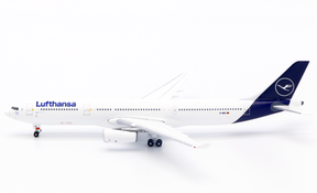 Detailed die-cast Airbus A330-300 aircraft model in 1:500 scale with Lufthansa livery.