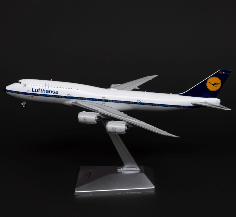 D03 | YY Wings 1:400 | Boeing 747‑8 Lufthansa D-ABYT Retro | is due October 2026