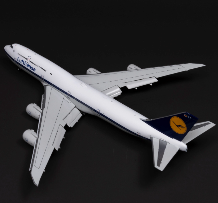 D03F | YY Wings 1:400 | Boeing 747‑8 Lufthansa D-ABYT Retro Flaps Down | is due October 2026