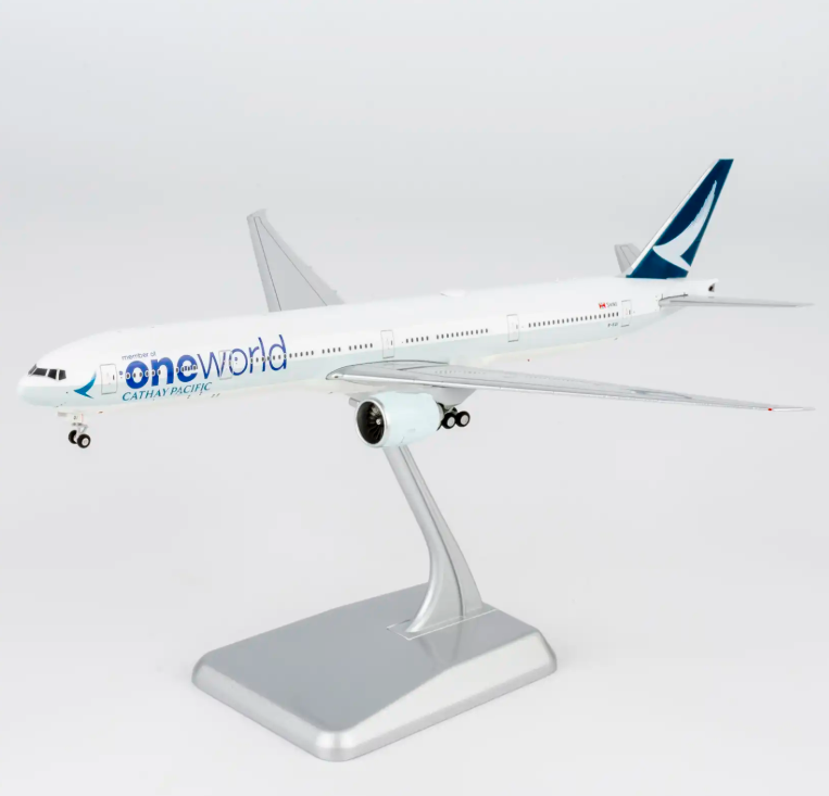 NG73102 | NG Models 1:400 | Boeing 777-300ER Cathay Pacific B-KQI (oneworld; Luxurious packaging) (with stand)