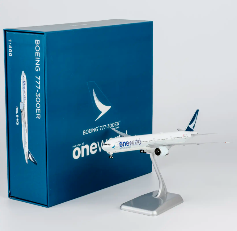 NG73102 | NG Models 1:400 | Boeing 777-300ER Cathay Pacific B-KQI (oneworld; Luxurious packaging) (with stand)