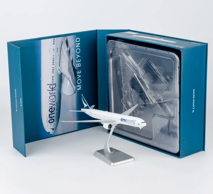 NG73102 | NG Models 1:400 | Boeing 777-300ER Cathay Pacific B-KQI (oneworld; Luxurious packaging) (with stand)