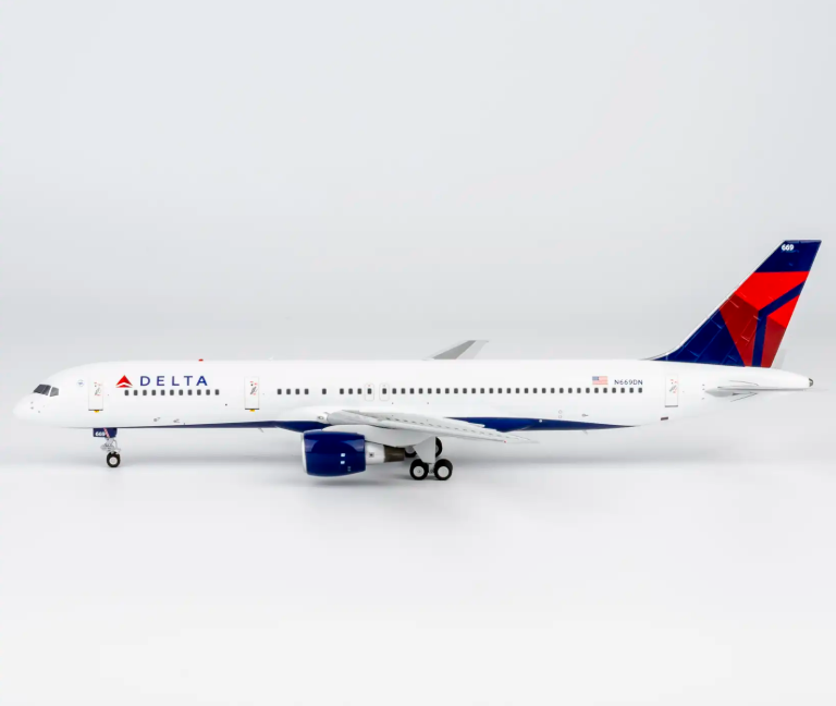 NG42058 | NG Models 1:200 | Boeing 757-200 Delta Air Lines N669DN (without winglets) (with stand)