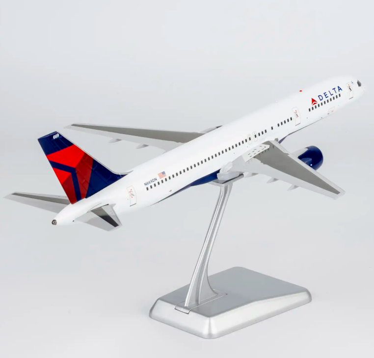 NG42058 | NG Models 1:200 | Boeing 757-200 Delta Air Lines N669DN (without winglets) (with stand)