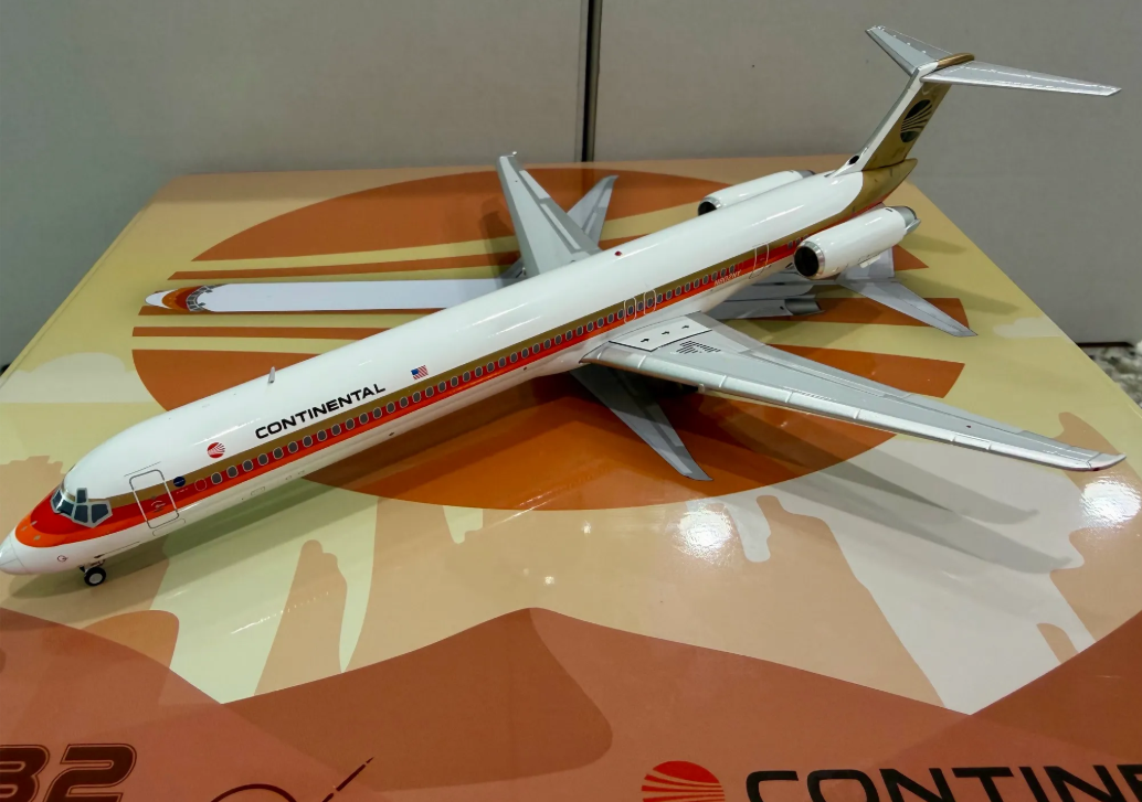 JX024-2-002 | Jet-x 1:200 | McDonnell Douglas MD-82 Continental N802NY "Polished" | is due December 2026