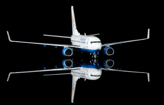 LJ11516-10 | Legacy Jets 1:400 | Boeing 737-700 Bahamasair C6-BFY | is due December 2026