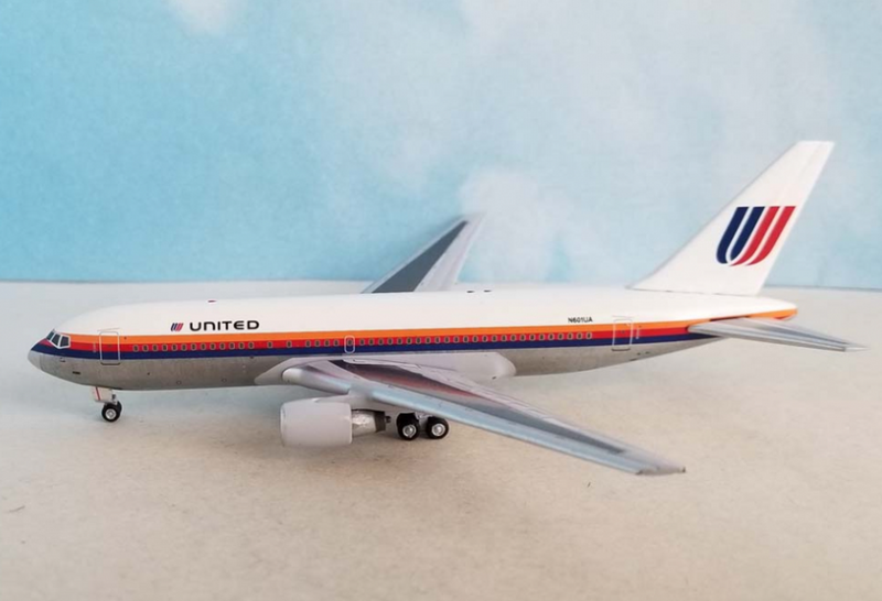 AC411377 | Aero Classics 1:400 | Boeing 767-200 United Airlines  N601UA