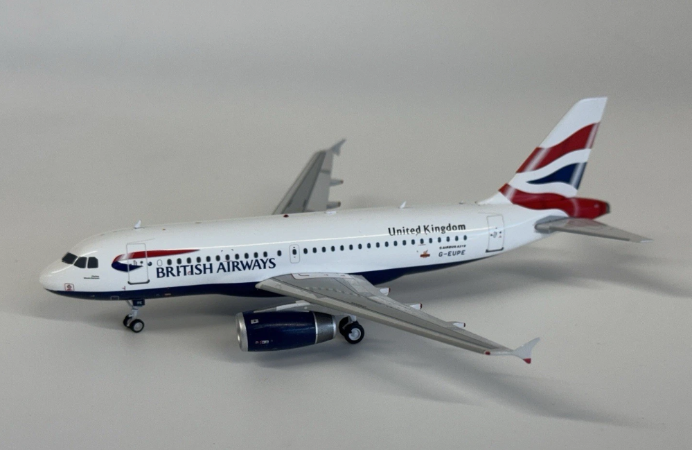 ARDBA122 | ARD Models 1:200 | Airbus A319 British Airways G-EUPE (with stand)