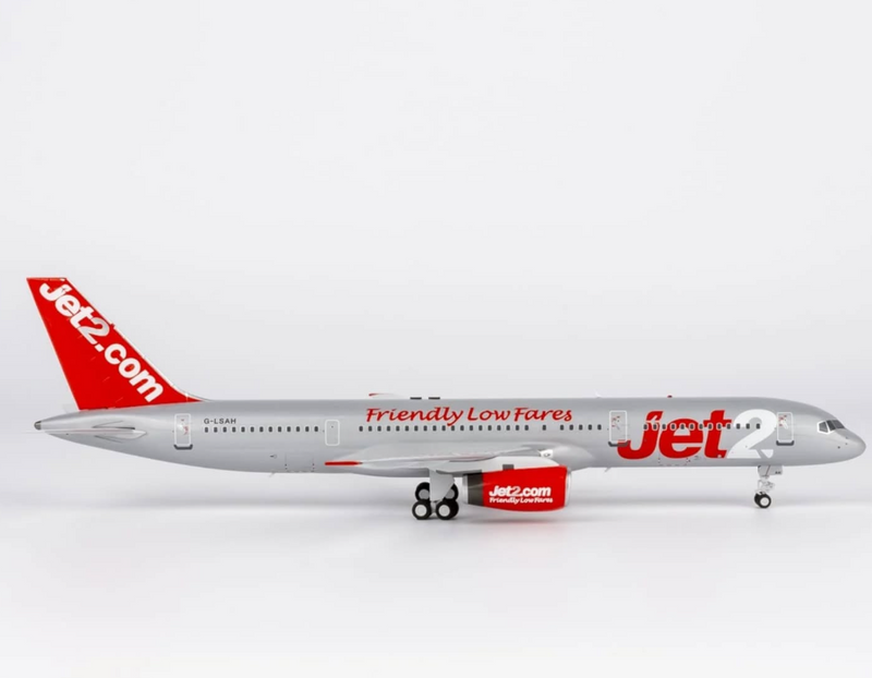 NG42053 | NG Models 1:200 | Boeing 757-200 Jet2 G-LSAH (with stand)