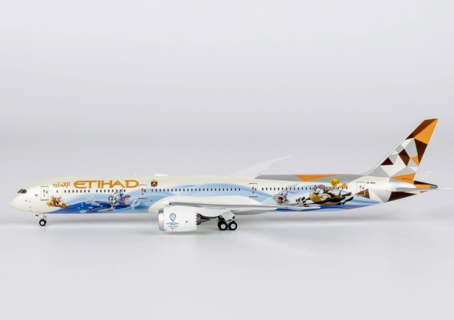 NG56031 | NG Models 1:400 |Boeing 787-10 Dreamliner Etihad Airways A6-BMA World Abu Dhabi