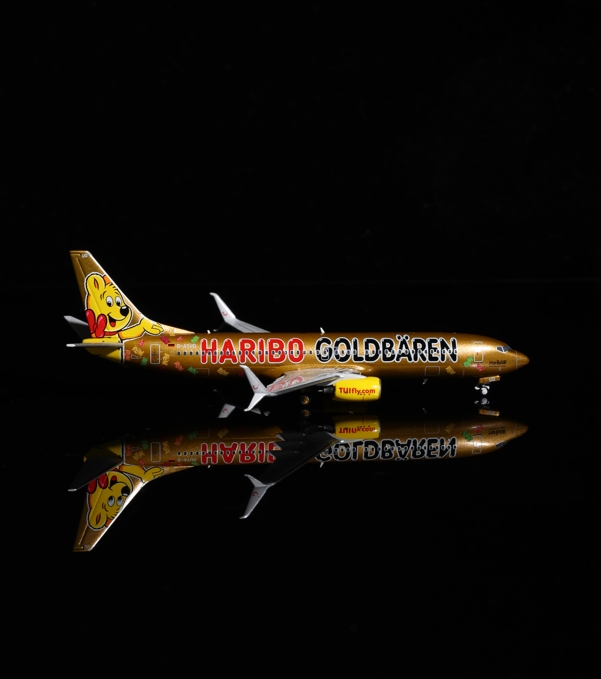 HA7380021 | Aero Polaris 1:400 | Boeing 737-800 TUI Fly Germany D-ATUD 'Haribo Livery'