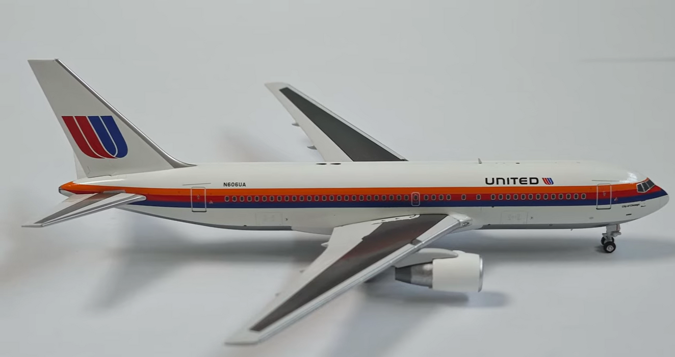 400019 | V1:400 Models | Boeing 767-200 United Airlines N606UA 'City of Chicago' | is due December 2025