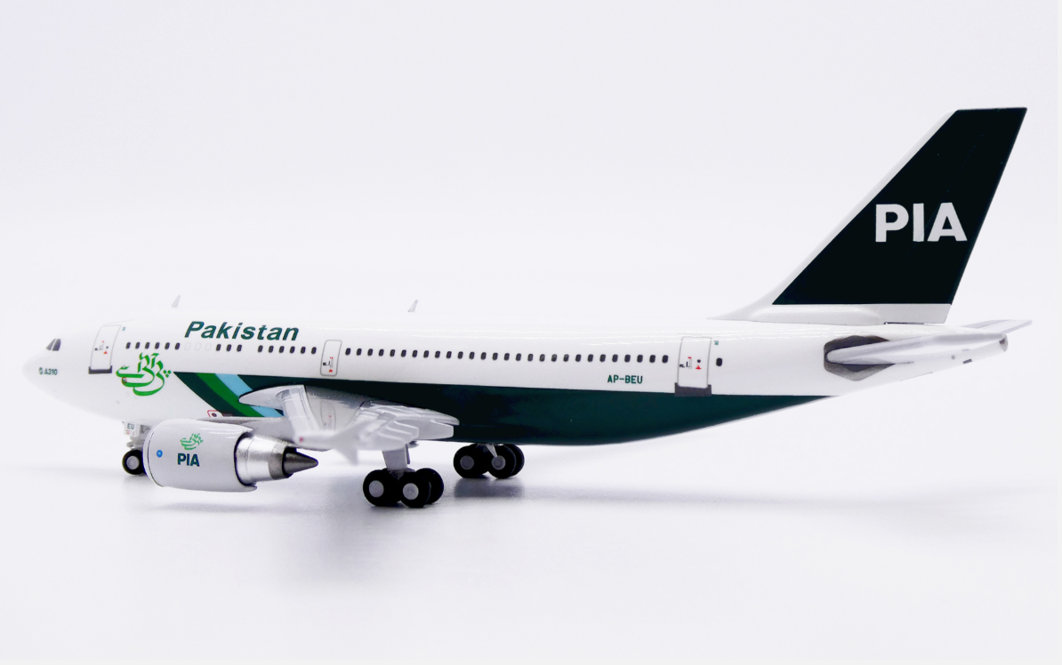 XX40447 | JC Wings 1:400  | Airbus A310‑300 PIA Pakistan International Airlines AP-BEU 90s Sports Livery | is due June 2026