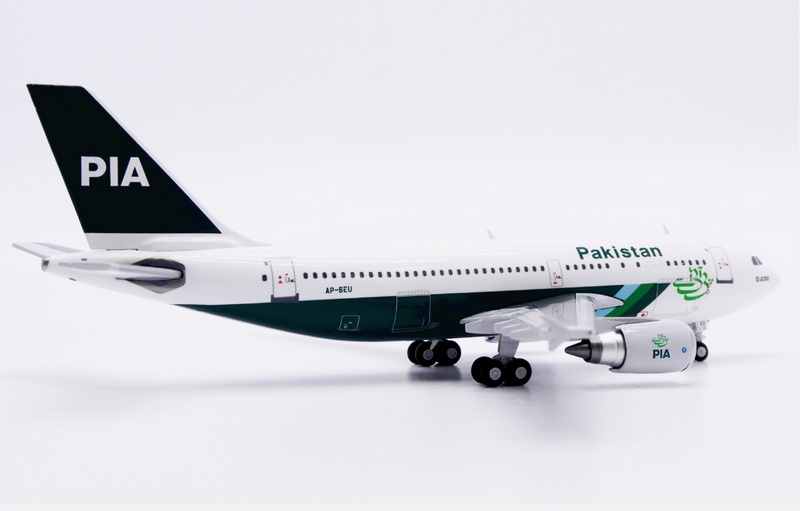 XX40447 | JC Wings 1:400  | Airbus A310‑300 PIA Pakistan International Airlines AP-BEU 90s Sports Livery | is due June 2026